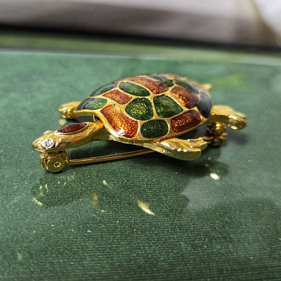Colorful Gold Tone Green Brown Enamel Turtle Brooch - Picture 5 of 17